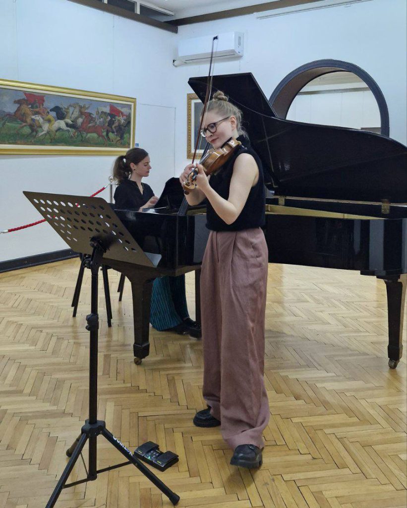 Judith Fliedl (violina) i Marlene Heiß (klavir) nastupile su u Međunarodnoj galeriji portreta u Tuzli