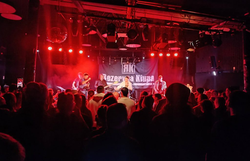 Rezervna klupa iz Nirnberga uživo na sceni