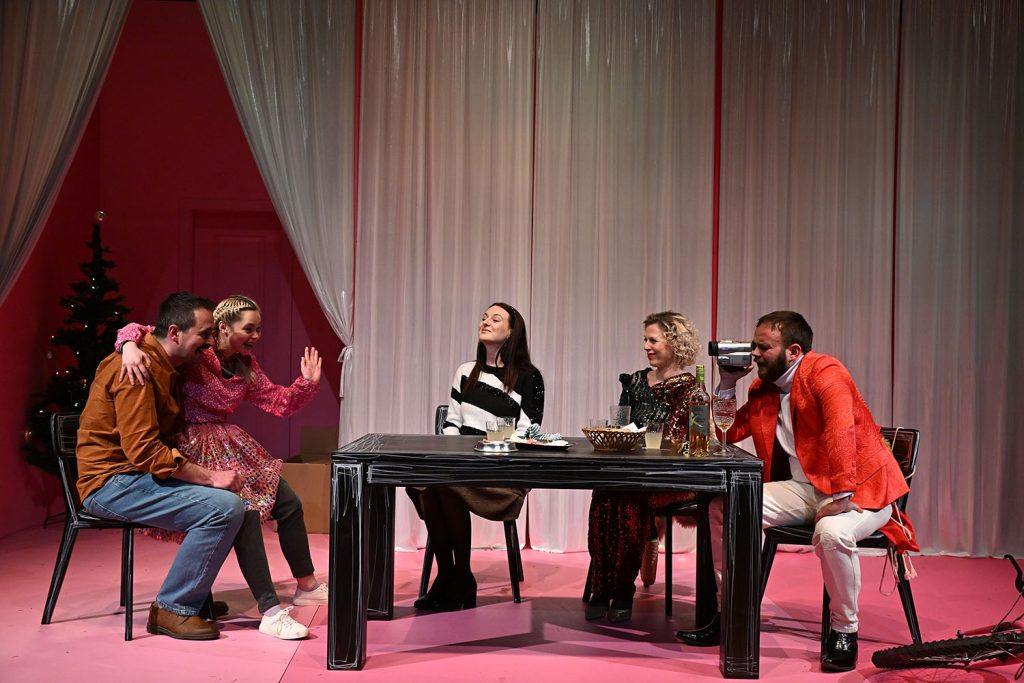 Iz predstave „Mala“ u zeničkom BNP-u