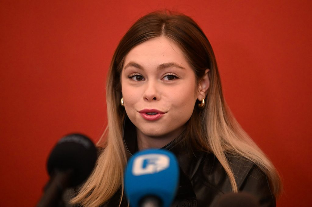 Najava predstave „Offline“