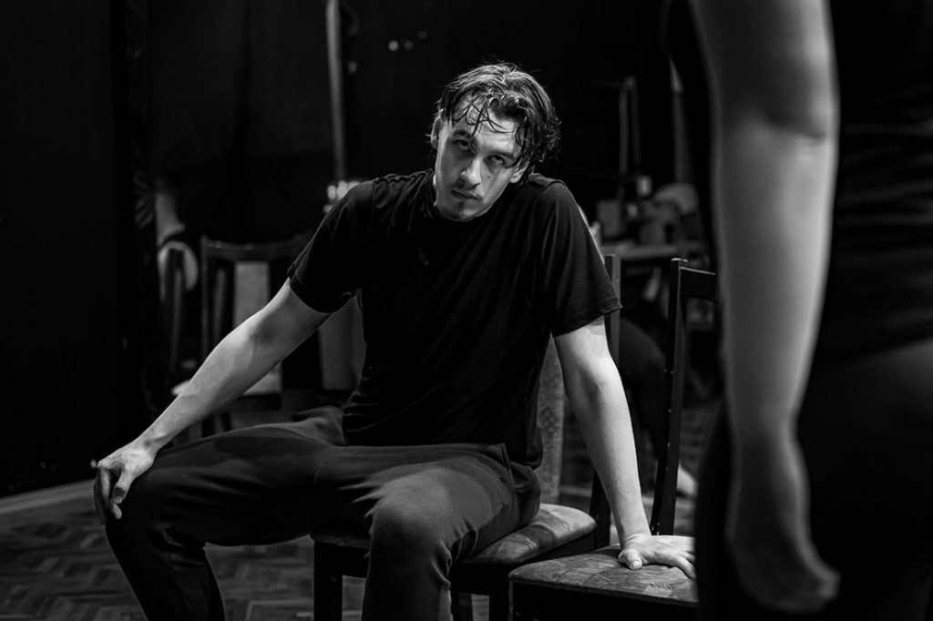 Predstava “U ime oca” autora i reditelja Darrela Toulona