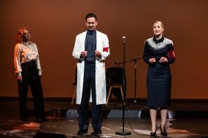 Iz predstave „Marlene Dietrich: pet tačaka optužnice" autora i režisera Harisa Pašovića