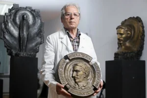 Skulptura Nikole Tesle u umjetničkoj interpretaciji kipara Pere Jelisića