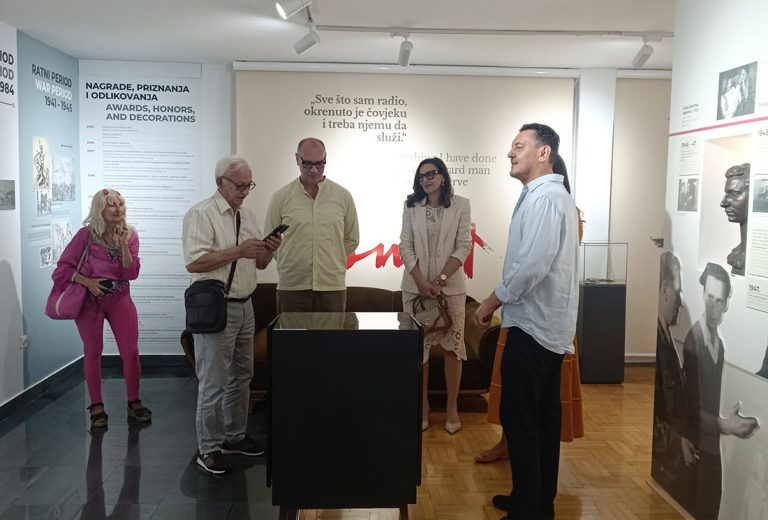nova postavka u Spomen sobi Ismeta Mujezinovića Tuzla